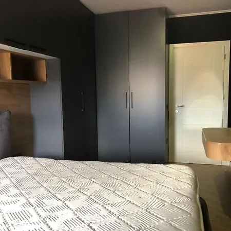 Tirent - Komuna E Parisit, 1 Tirana