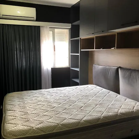 Tirent - Komuna E Parisit, 1