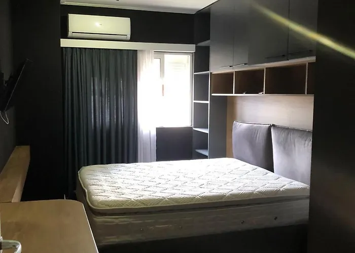 Tirent - Komuna E Parisit, 1